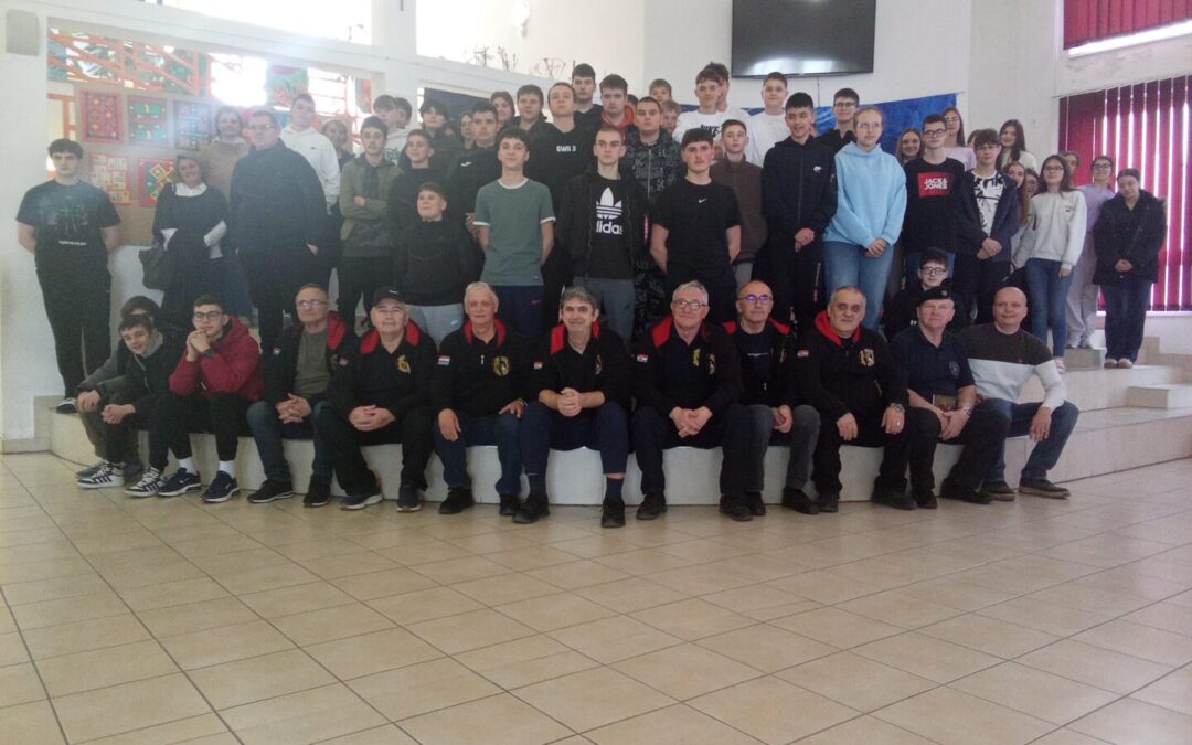 Predavanje hrvatskih branitelja o Slavonskom Brodu u Domovinskom ratu