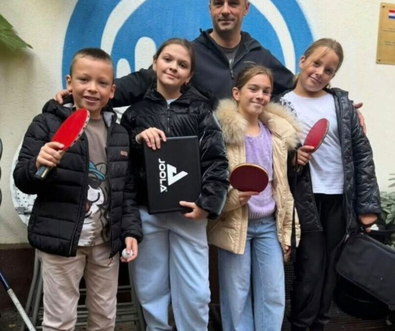Učenici 4.b razreda: Lucas, Eva i Zoe gostovali na radiju FM92 i najavili hvalevrijednu akciju za STK „Graničar”